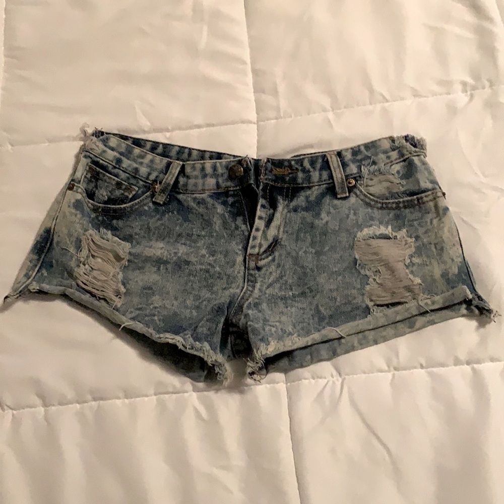 Super cute denim shorts